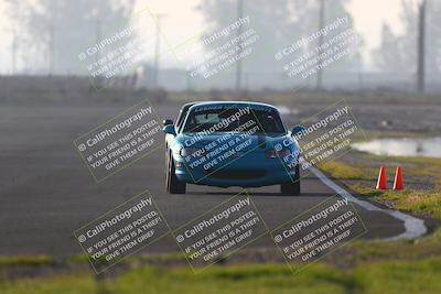 media/Jan-18-2026-CalClub SCCA (Sun) [[8bc6468723]]/Group 7 Race/Turn 1/